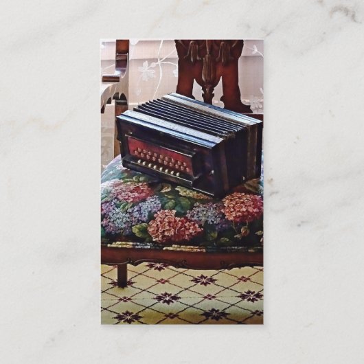 Button-Akkordeon auf dem Stuhl mit festem Sitz Visitenkarte (Rückseite)