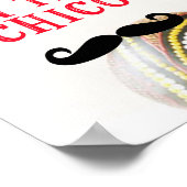 Button der Mustache auf dem Chico Poster (Ecke)