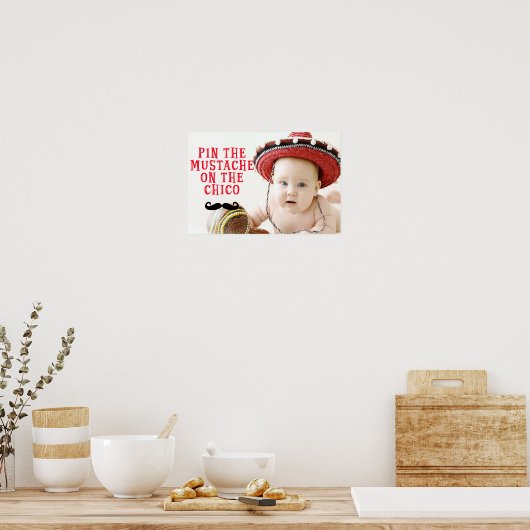 Button der Mustache auf dem Chico Poster (Küche)