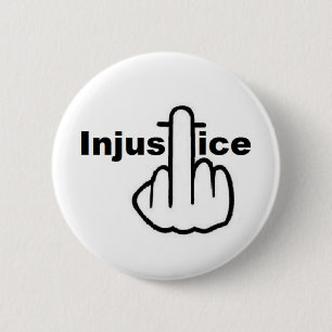 Button Injustice Gedreht