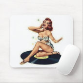 Button Up Girl sitzt auf Record Mousepad (Mit Mouse)