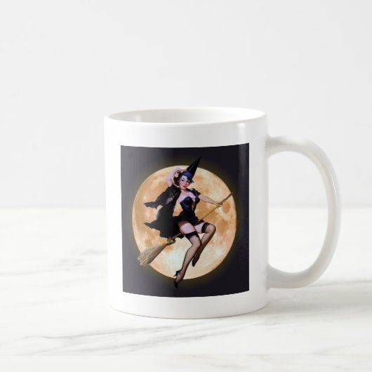 Button-Up-Hexe gegen einen Erntemond Kaffeetasse (Rechts)