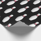 Buttone aus weißem Bowling in Schwarz Geschenkpapier (Ecke)