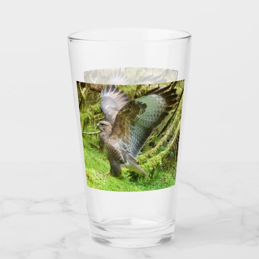 Buzzard Stretching Wings Glas (Vorderseite)