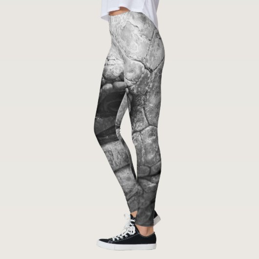 BW Tortoise Leggings (Links)