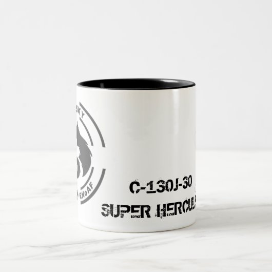 C-130J-30 Herkules Zweifarbige Tasse (Mittel)
