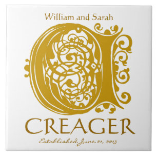 C Gold Monogramm auf Weiß - Namen Hochzeitdatum Ti Fliese