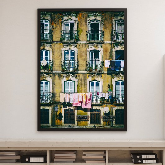 c heruntergekommenes Gebäude im Stadtteil Alfama.  Fotodruck