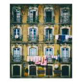 c heruntergekommenes Gebäude im Stadtteil Alfama.  Fotodruck (Vorne)