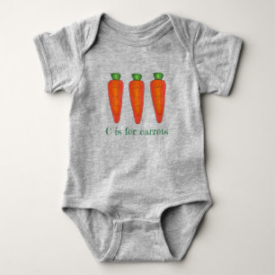 C ist für Carrots Orange Green Carrot Gemüse Baby Strampler
