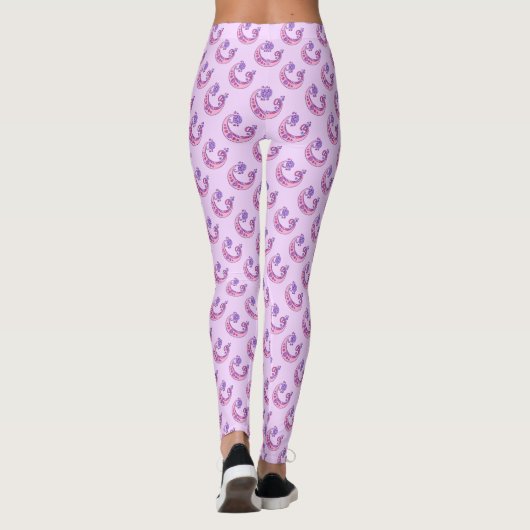 C mit Monogramm lila rosa gemusterte Leggings (Rückseite)