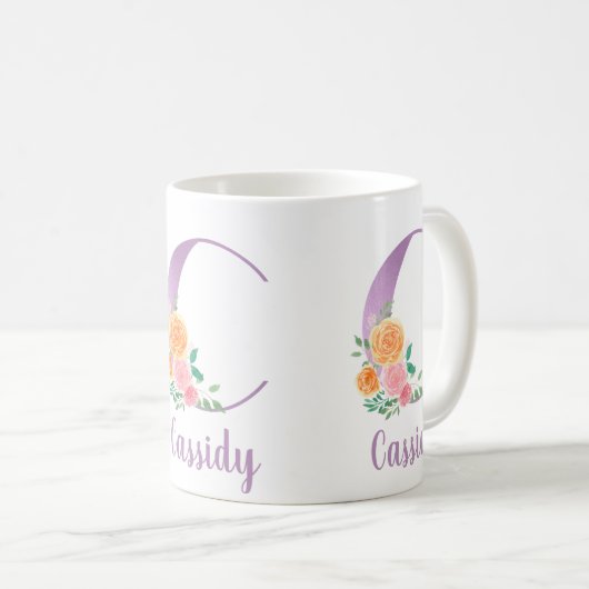 C Monogramm Lila Blumenfarbe Personalisiert Kaffeetasse (VorderseiteRechts)