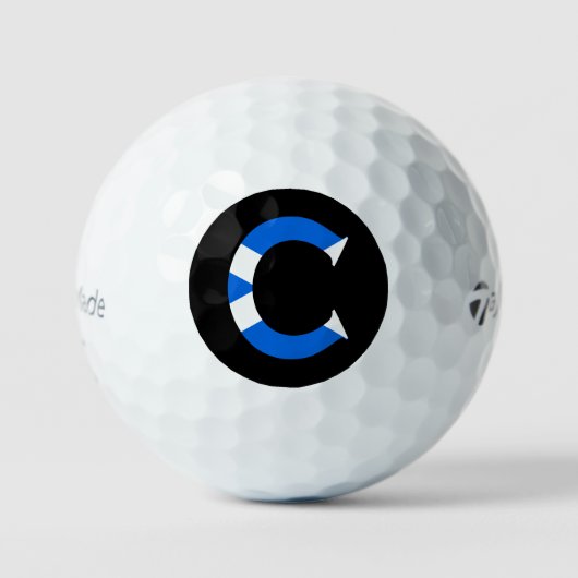 C Monogramm überlagert auf schottischer Flagge tmt Golfball (Vorderseite)