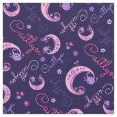 C-Monogramm und personalisierter Name Stoff (Nahaufnahme)