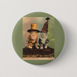 ca. 1900 Katzen in Hüten RPPC Button