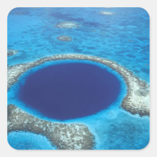 CA, Belize. Luftansicht des Blue Hole (Durchmesser Quadratischer Aufkleber