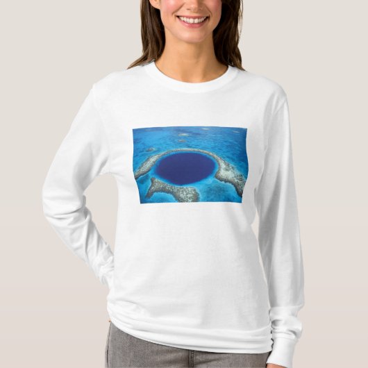 CA, Belize. Luftbild des Blauen Loch (Durchmesser) T-Shirt (Vorderseite)