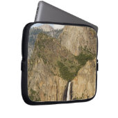 CA, Yosemite NP, Bridalveil Falls Laptopschutzhülle (Vorne Rechts)