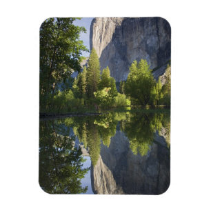 CA, Yosemite NP, El Capitan reflektiert in Merced Magnet