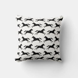 Caballos al galope Kissen
