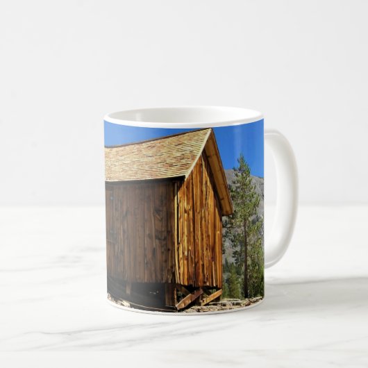 Cabin at Bennettville, Tioga Pass, CA Kaffeetasse (VorderseiteRechts)