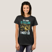 Cabin Is Calling And I Must Go Outdoors Mountain T-Shirt (Vorne ganz)