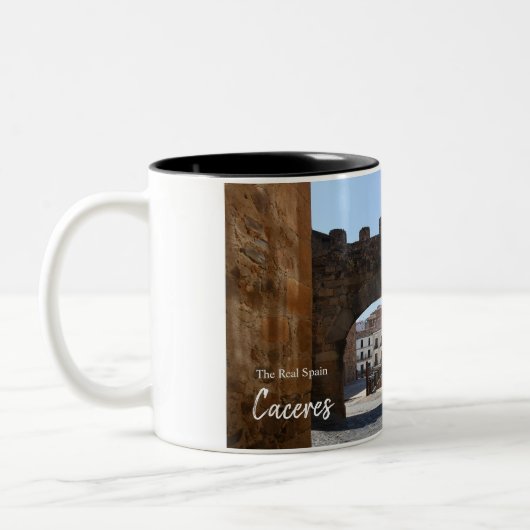 Caceres Arch, Spanien Zweifarbige Tasse (Links)
