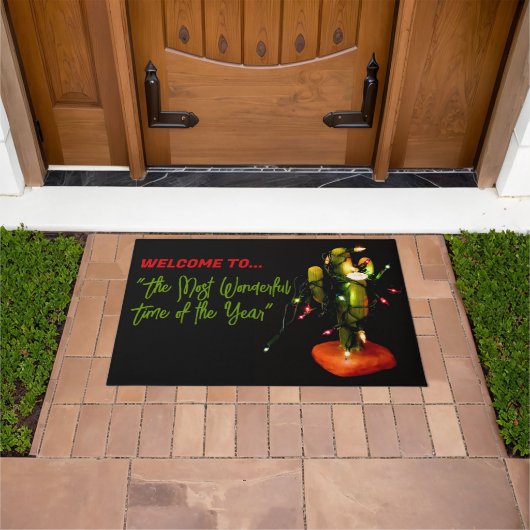 Cactus Candle Wrapped in Christmas Lights Fußmatte (Außenbereich)