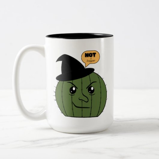 Cactus Hexe "Not a Hugger" Halloween Zweifarbige Tasse (Links)