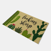 Cactus Looking Sharp Mat, Plant Lover Fußmatte (Schrägansicht)