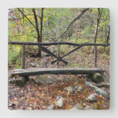 Cades Cove Fall Mountains Wanderbrücke Quadratische Wanduhr (Vorderseite)