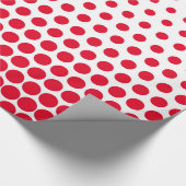 Cadmium Red Polka Dot Modern White Geschenkpapier (Ecke)
