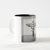 Caduceus Serenity: Ausgewogenheit und Harmonie Zweifarbige Tasse (Vorderseite Links)