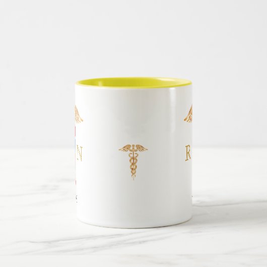Caduceus Symbol & Registered Nurse Monogram Zweifarbige Tasse (Mittel)