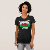 Caerphilly, Wales mit walisischer Flagge T-Shirt (Vorne ganz)