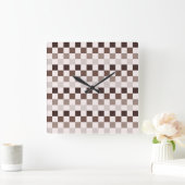 Cafe Au Lait checkerboard pattern Quadratische Wanduhr (Zuhause)