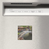 Café im Freien entlang Fluss Walk und Brücke über  Magnet (In Situ (Geschirrspüler))