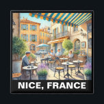 Café im Freien in der Tasse Nizza Magnet<br><div class="desc">Die Stadt Nizza, Frankreich Nizza, liegt an der französischen Riviera, ist eine pulsierende Stadt, die für ihren mediterranen Charme, das azurblaue Wasser und die malerische Altstadt bekannt ist. Es wird für seine exquisite Küche, die bunten Märkte und die perfekte Mischung aus italienischen und französischen kulturellen Einflüssen gefeiert. Die Strandpromenade der...</div>