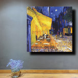 Café Terrace at Night France Vincent van Gogh Leinwanddruck<br><div class="desc">Eine kunstvoll umhüllte Leinwand mit dem postimpressionistischen Gemälde von Vincent van Gogh (1853-1890),  Cafe Terrace at Night (1888). Erschaffen in Arles,  Frankreich vor einem beliebten Kaffeehaus an der Rue du Palais.</div>