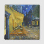 Café Terrasse | Vincent Van Gogh Magnet<br><div class="desc">Cafe Terrace at Night (1888) von niederländischem Post-Impressionisten Vincent Van Gogh. Original Fine Art Malerei ist ein Öl auf der Leinwand,  das eine sternförmige Nachtszene vor einem französischen Café in Arles darstellt. Verwenden Sie die Entwurfstools,  um einen benutzerdefinierten Text hinzuzufügen oder das Bild zu personalisieren.</div>