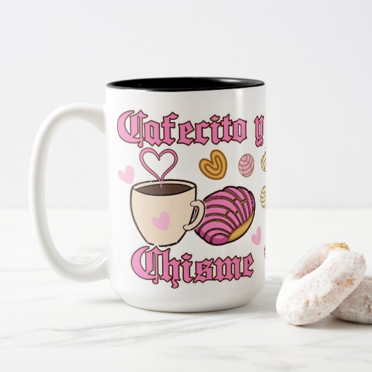 Cafecito y Chisme pan dulce Zweifarbige Tasse (Mit Donut)