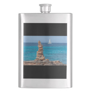Cairn im Mittelmeer Flachmann