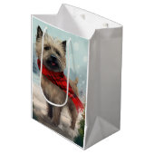 Cairn Terrier Dog im Schnee Weihnachten Mittlere Geschenktüte (Vorderseite Schrägansicht)