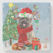 Cairn Terrier Dog in Snow mit Weihnachtsgeschenken Steinuntersetzer (Vorderseite)