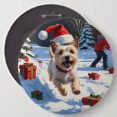 Cairn Terrier läuft in Snow mit Weihnachtsmütze Button (Vorne & Hinten)