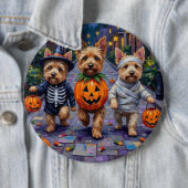 Cairn Terrier Trick-oder-Treating Halloween-Kostüm Button (Beispiel)