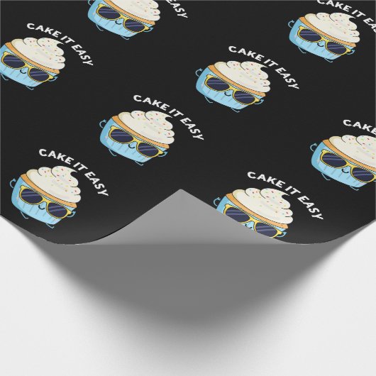 Cake It Easy Funny Cupcake Pub Dark BG Geschenkpapier (Ecke)