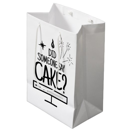 Cake Lover Quote Minimal Black Typography White Mittlere Geschenktüte (Vorderseite Schrägansicht)