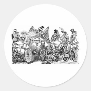Calavera Bicyclists um das Mexiko des späten 18. J Runder Aufkleber