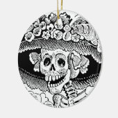 Calavera Garbancera (Catrina) durch José Posada Keramikornament (Links)